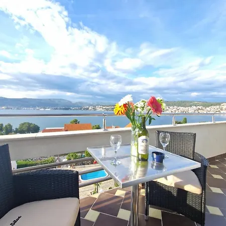 Silva With A View Of Sea *