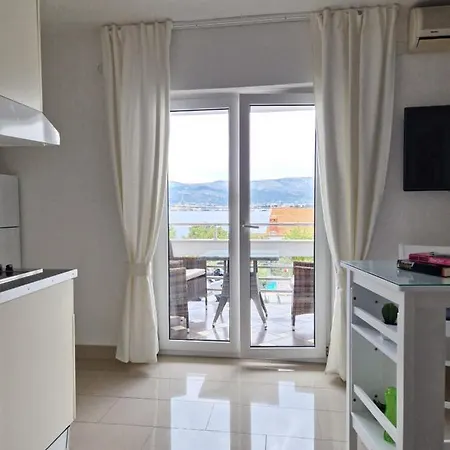Silva With A View Of Sea Apartman Trogir