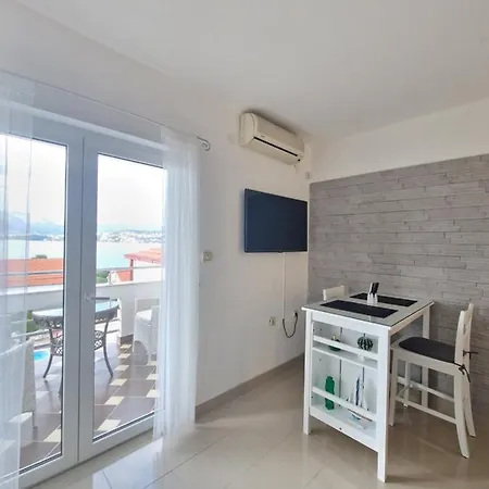 Silva With A View Of Sea トロギール