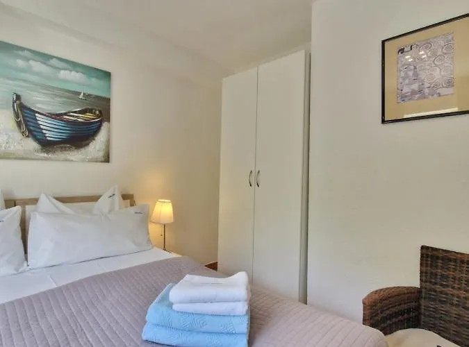 Silva With A View Of Sea *