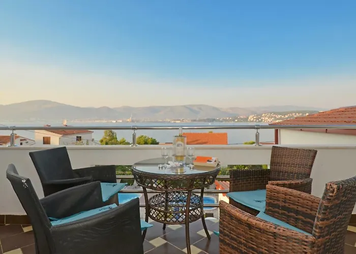 Silva With A View Of Sea Τρογκίρ