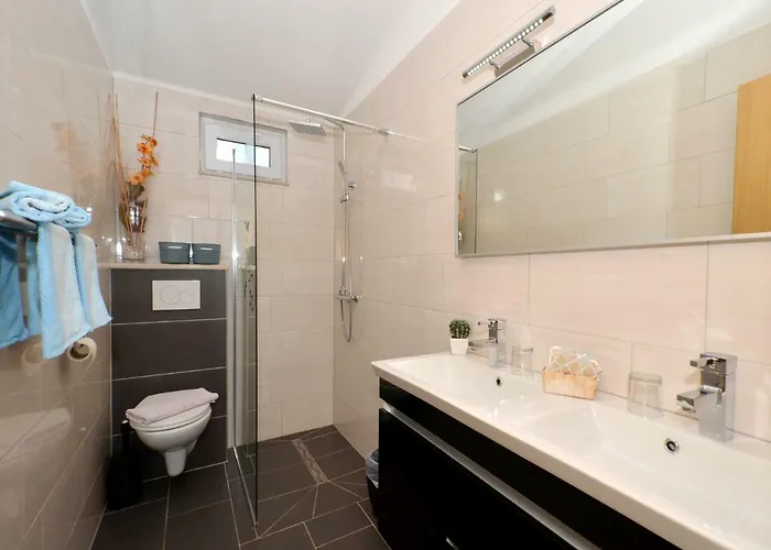 Silva With A View Of Sea Τρογκίρ