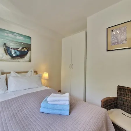 Silva With A View Of Sea *