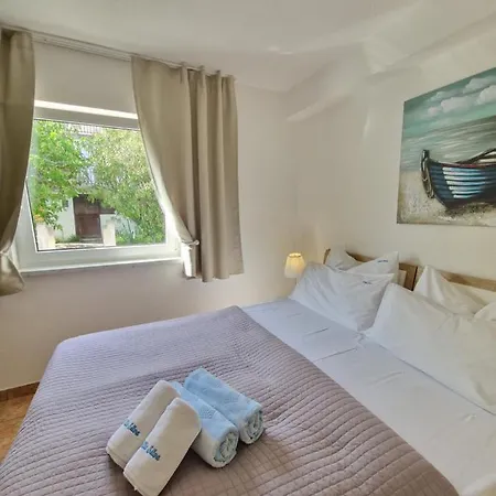 Silva With A View Of Sea