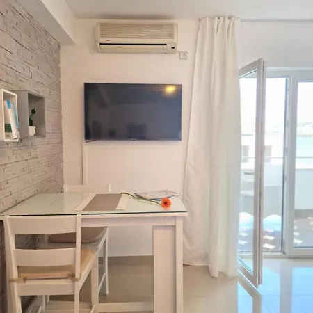 Silva With A View Of Sea *