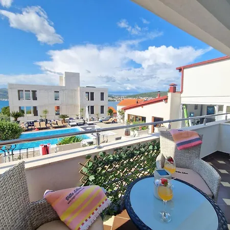 Silva With A View Of Sea