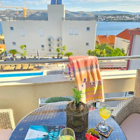 Silva With A View Of Sea *
