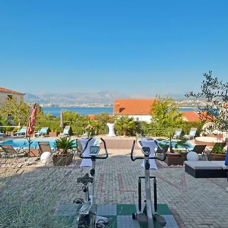 Silva With A View Of Sea *