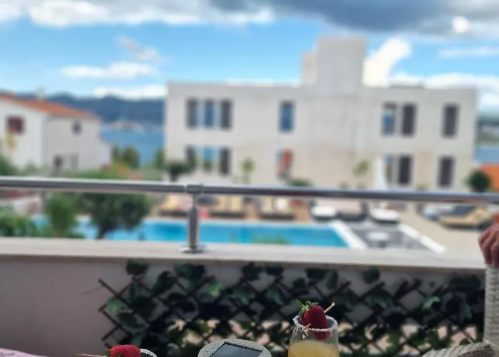 Silva With A View Of Sea *